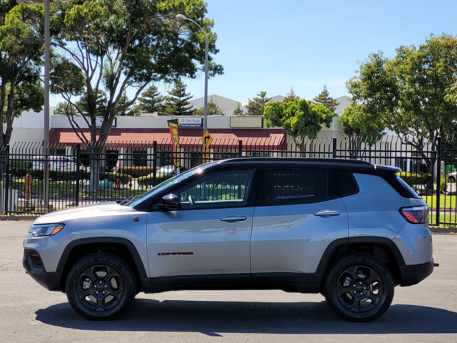 2024 Jeep Compass Trailhawk photo 5