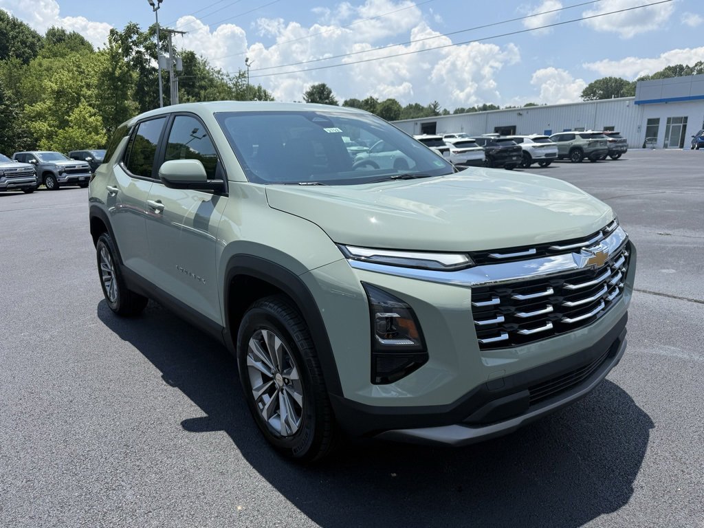 2026 Chevrolet Equinox LT photo 2