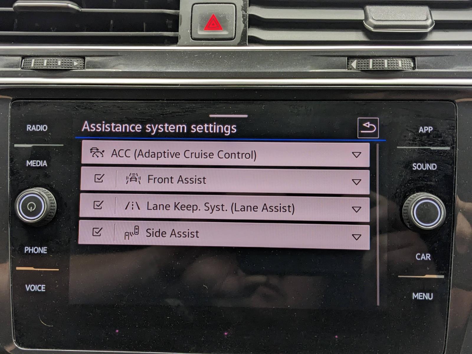 2024 Volkswagen Tiguan SE Wolfsburg Edition photo 6