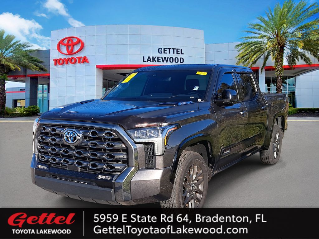 2023 Toyota Tundra Platinum's photo