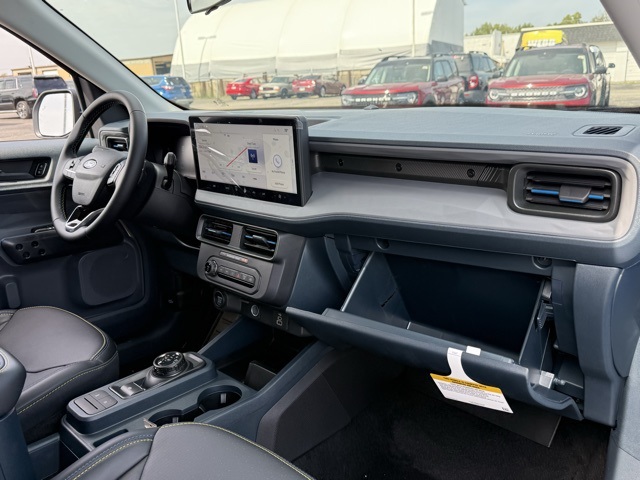 2025 Ford Maverick photo 12