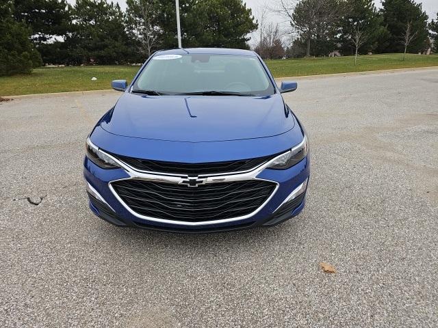 2023 Chevrolet Malibu RS photo 2