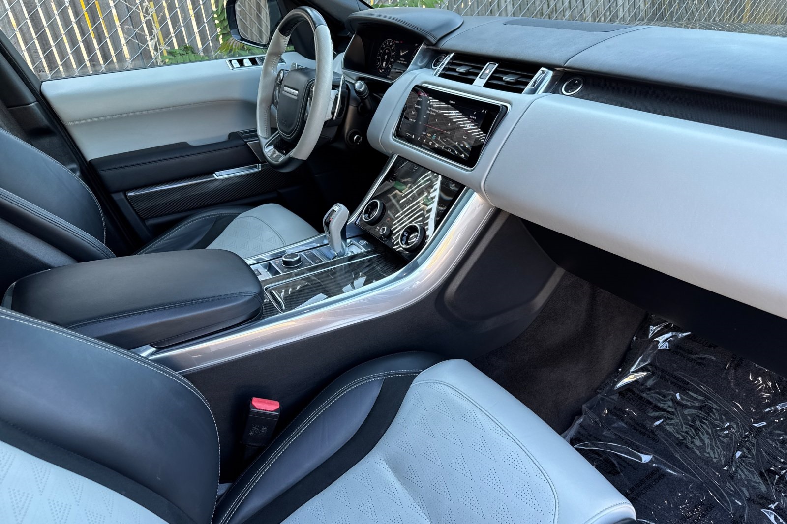 2022 Land Rover Range Rover Sport SVR photo 14