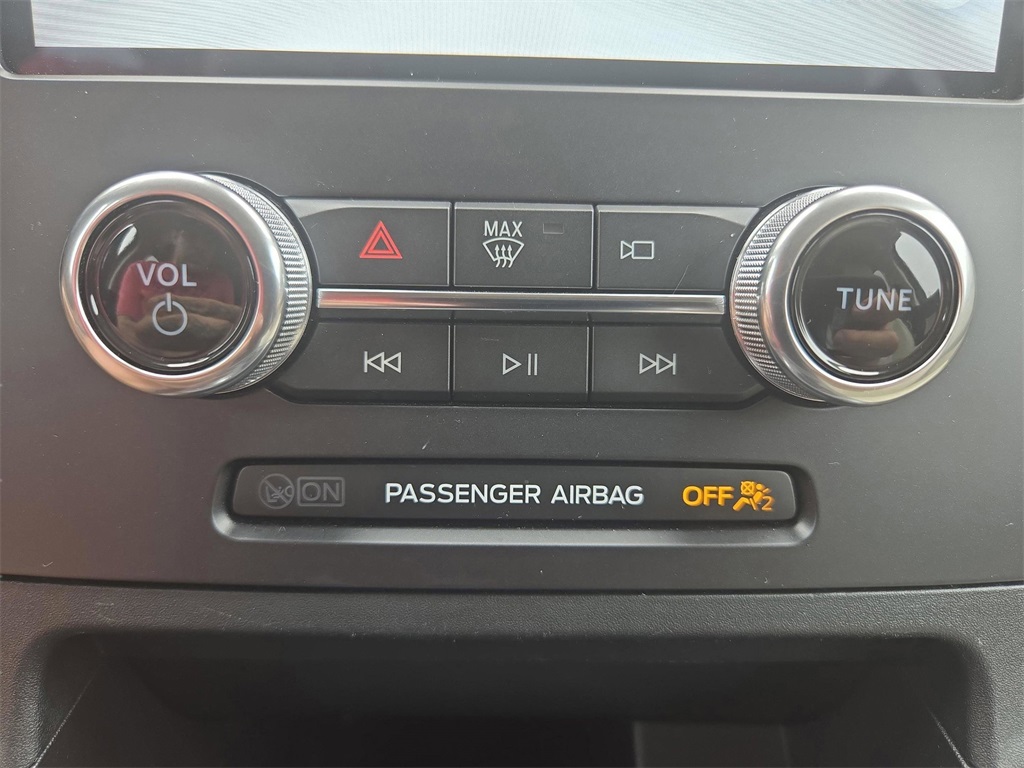 2021 Ford Edge Titanium photo 13