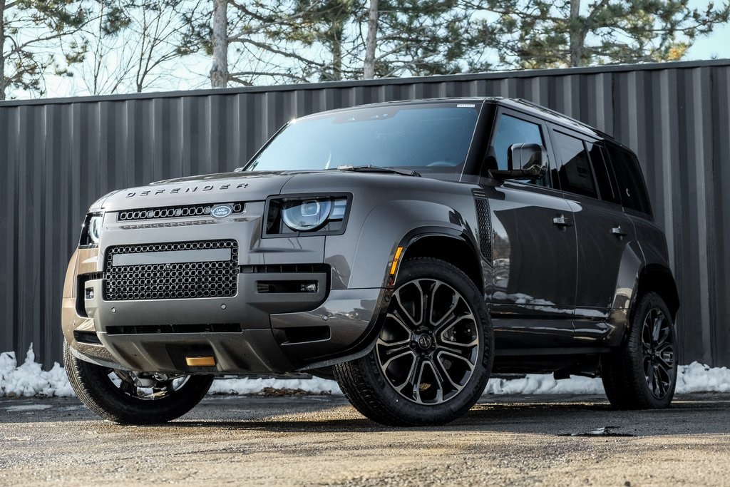 2026 Land Rover Defender OCTA's photo