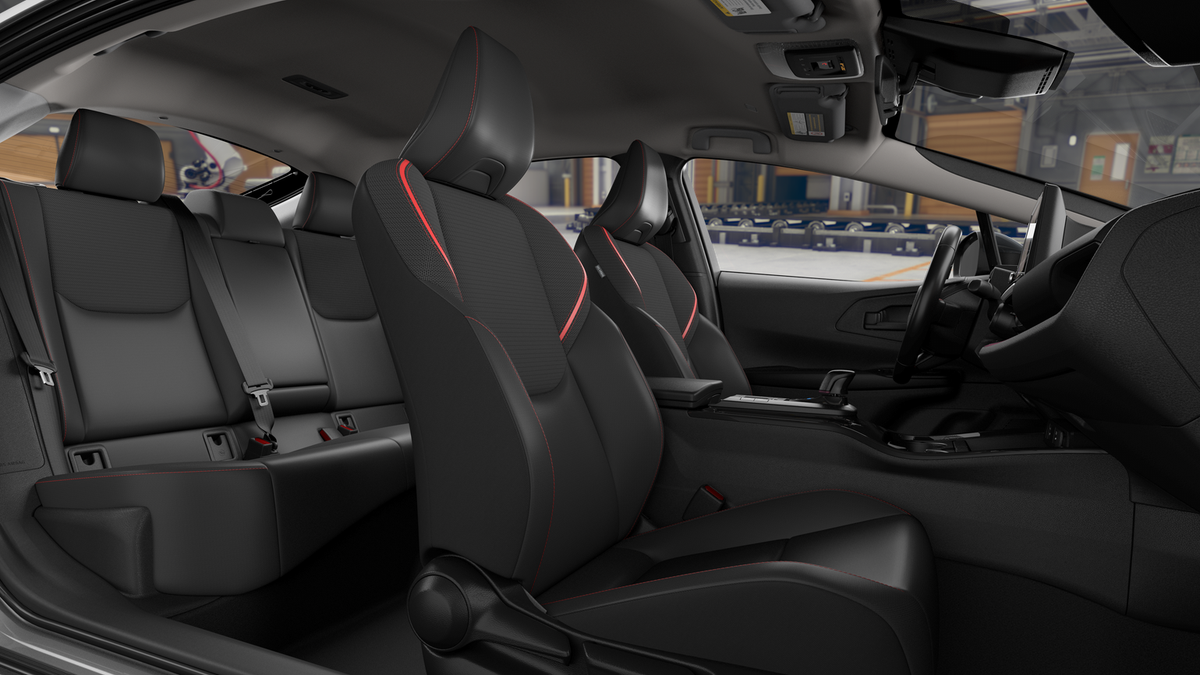 2026 Toyota Prius Plug-in Hybrid SE photo 17