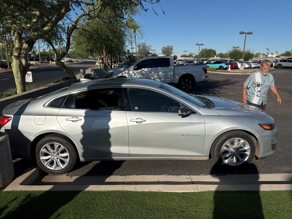 2020 Chevrolet Malibu 1LT photo 2