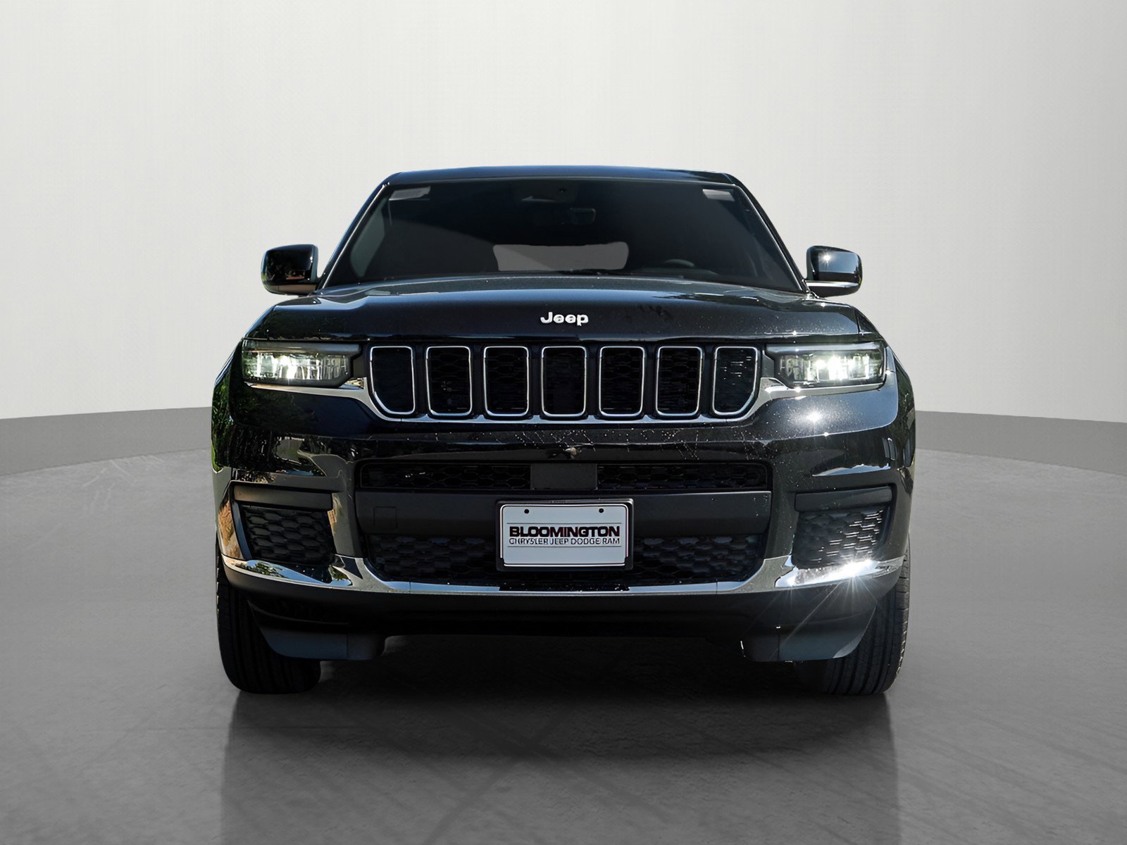 2025 Jeep Grand Cherokee Laredo X photo 2