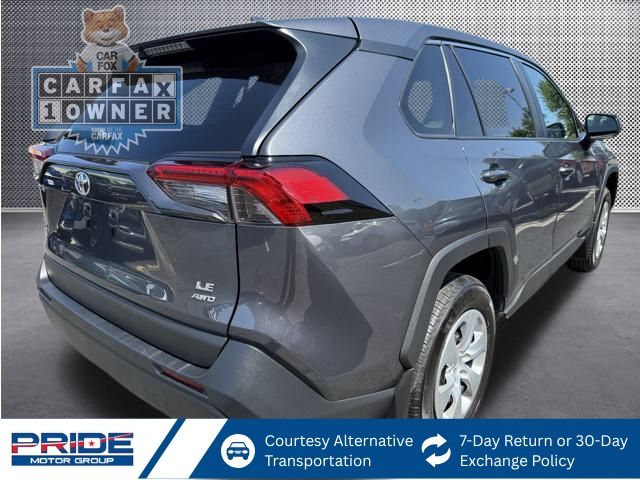 2022 Toyota RAV4 LE photo 5