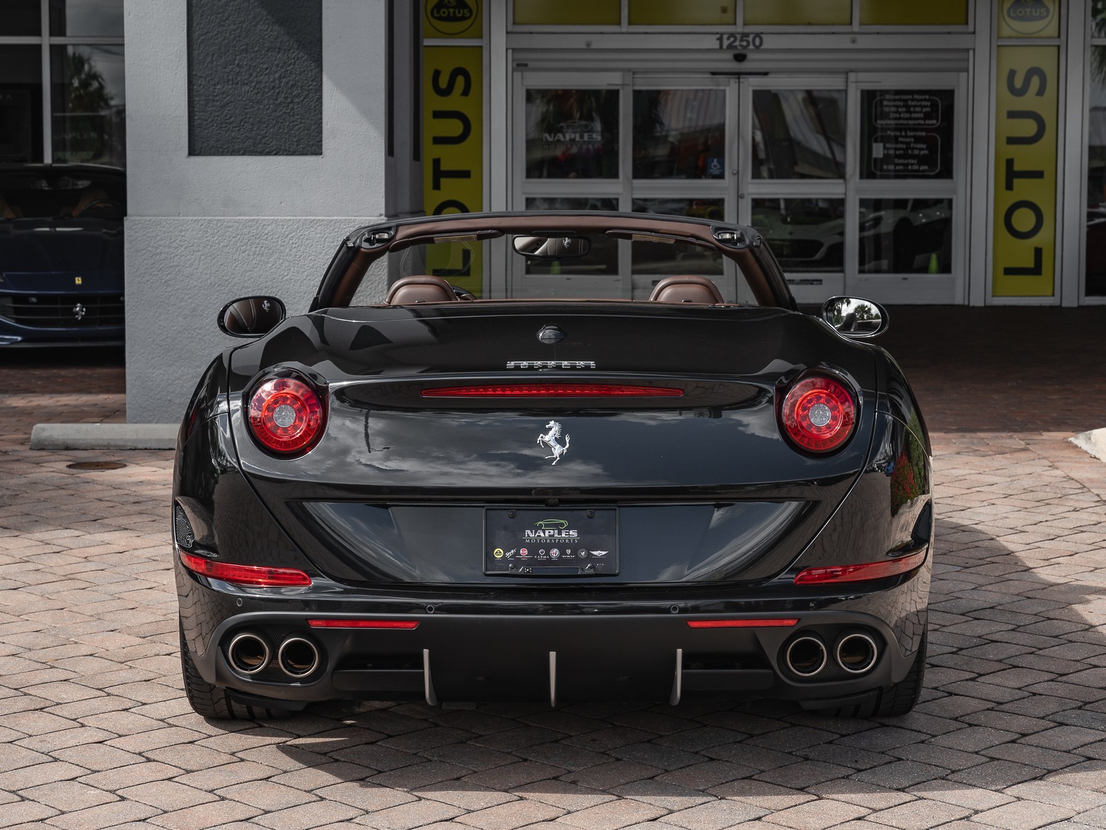 2015 Ferrari California T photo 18