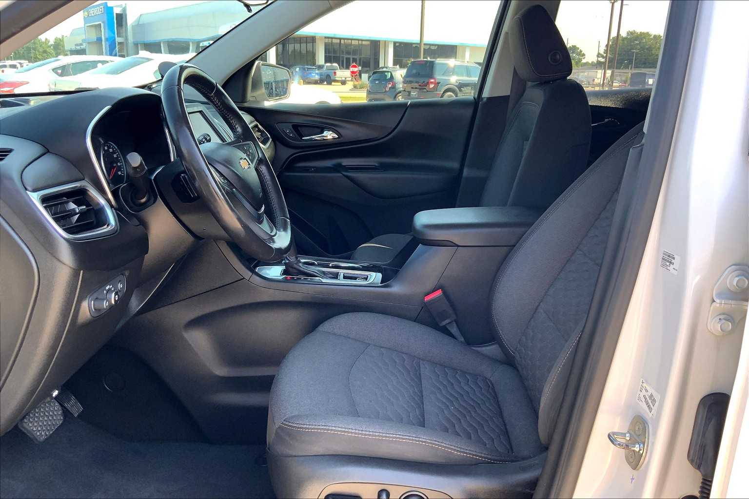 2020 Chevrolet Equinox LT photo 7