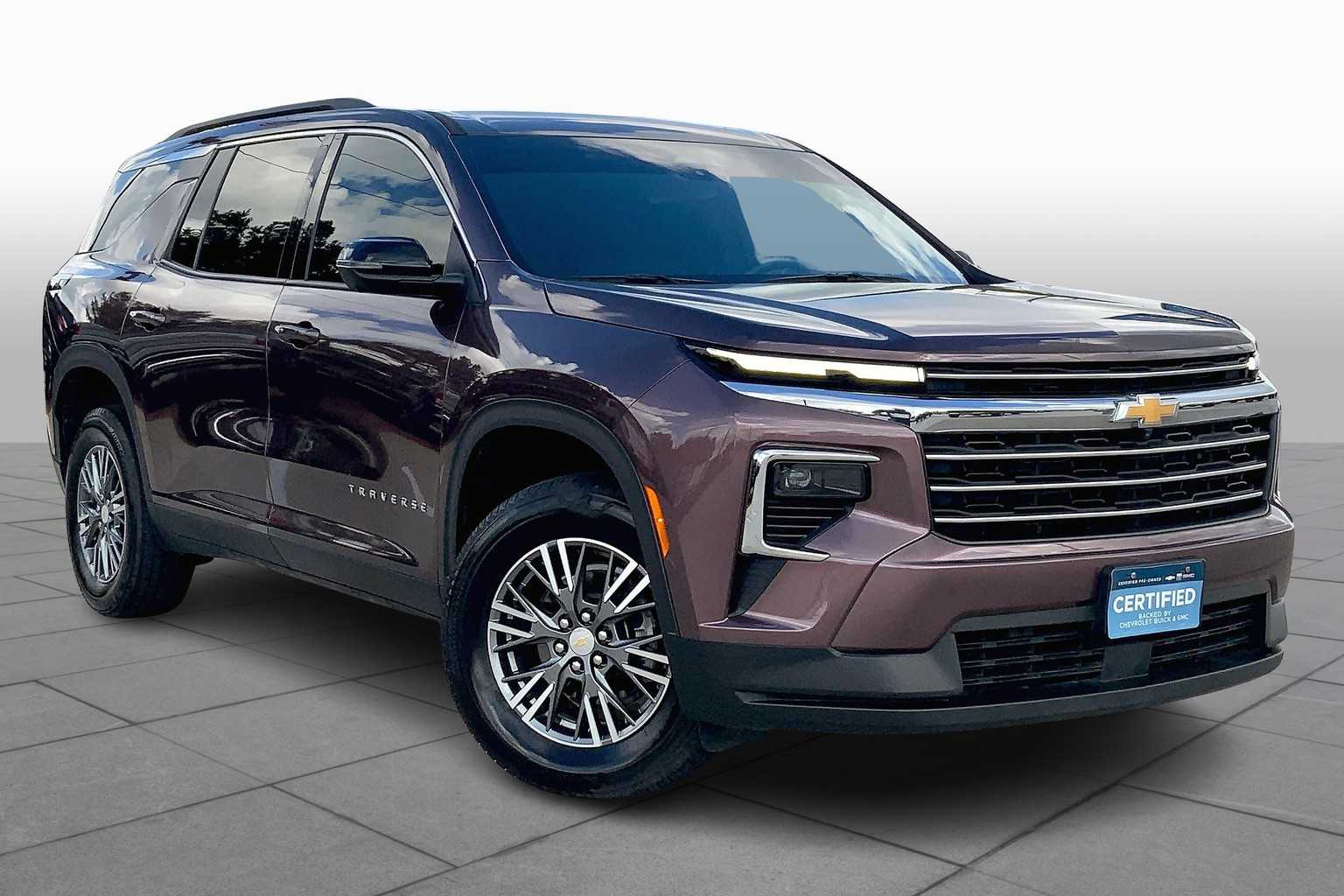 2024 Chevrolet Traverse photo 2