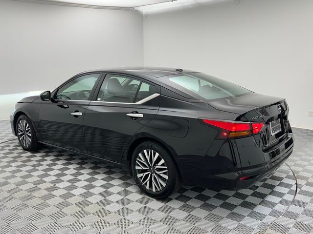 2024 Nissan Altima 2.5 SV photo 6