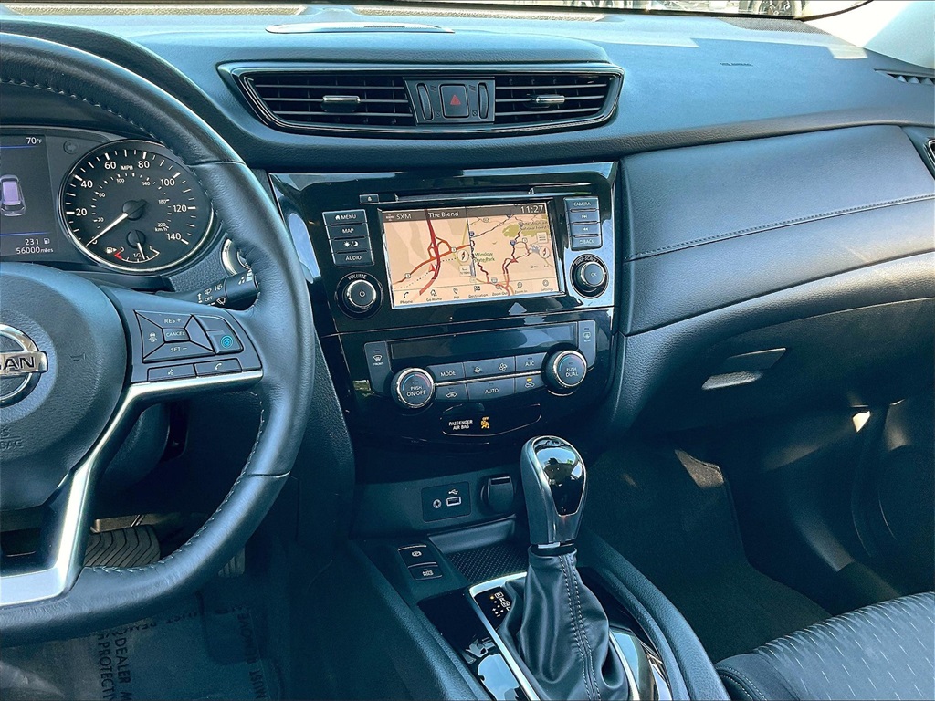 2019 Nissan Rogue SV photo 16