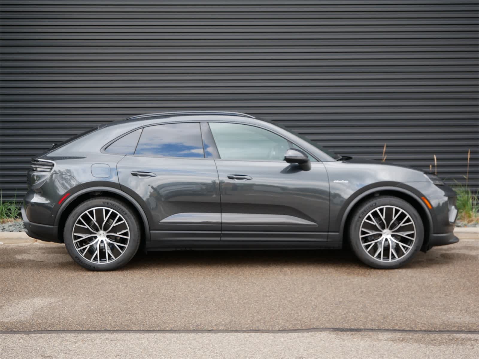 2024 Porsche Macan Electric 4 photo 23