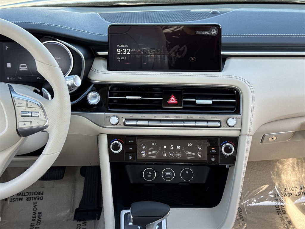 2026 Genesis G70 2.5T Prestige photo 3