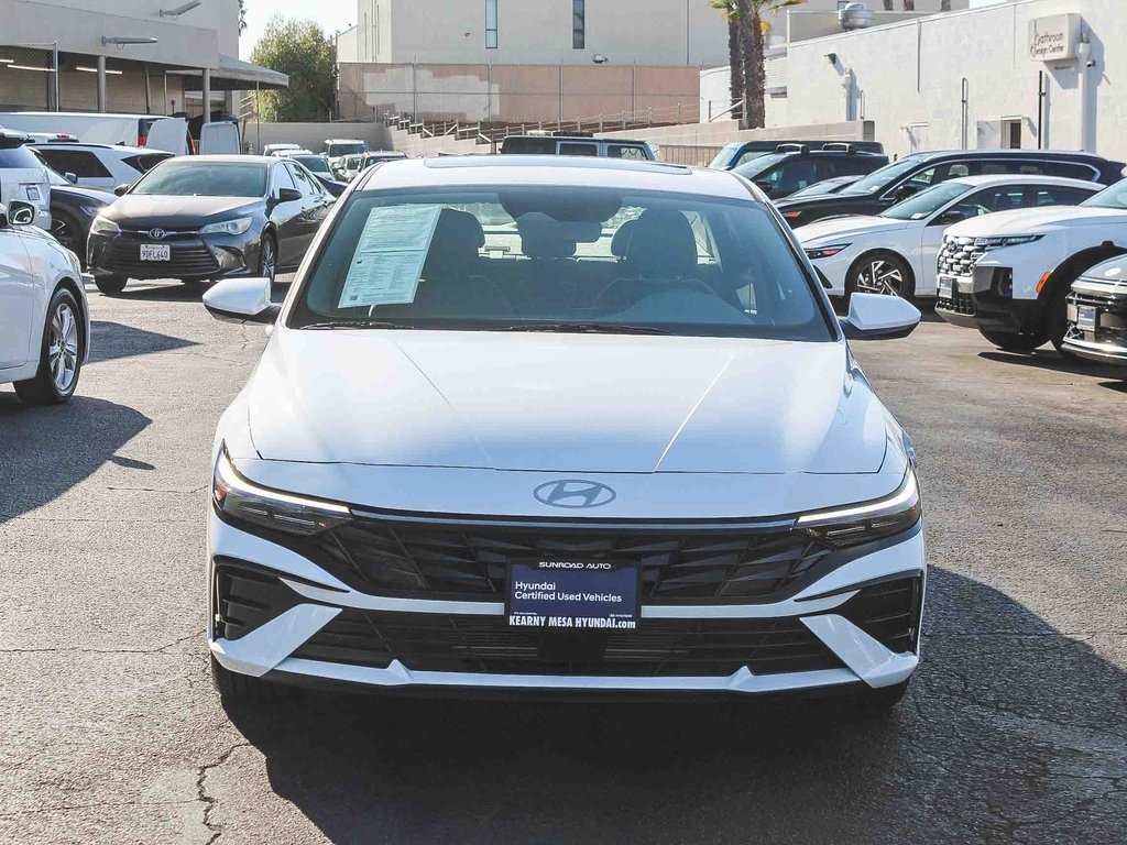 2025 Hyundai Elantra SEL Convenience photo 2