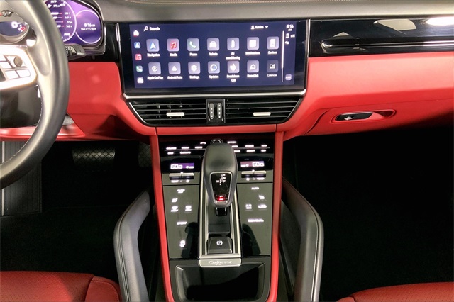 2022 Porsche Cayenne Platinum Edition photo 13