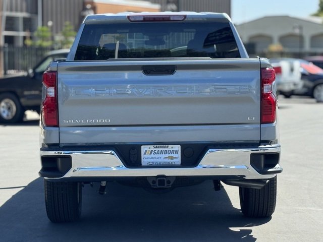 2025 Chevrolet Silverado 1500 LT photo 4