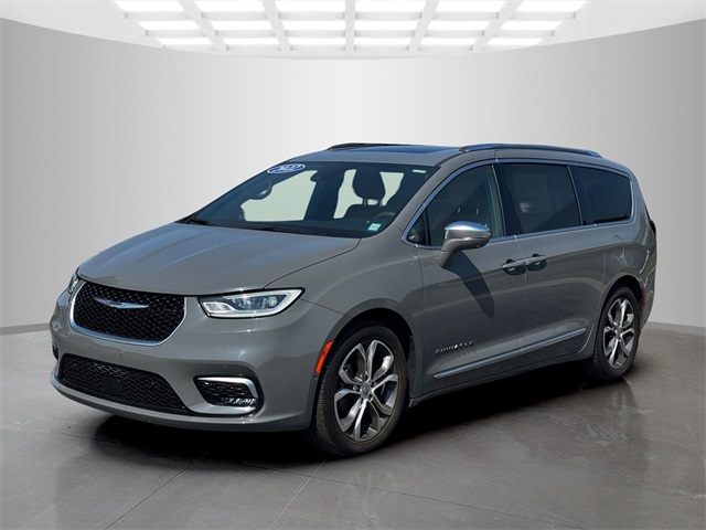 2022 Chrysler Pacifica Pinnacle photo 3