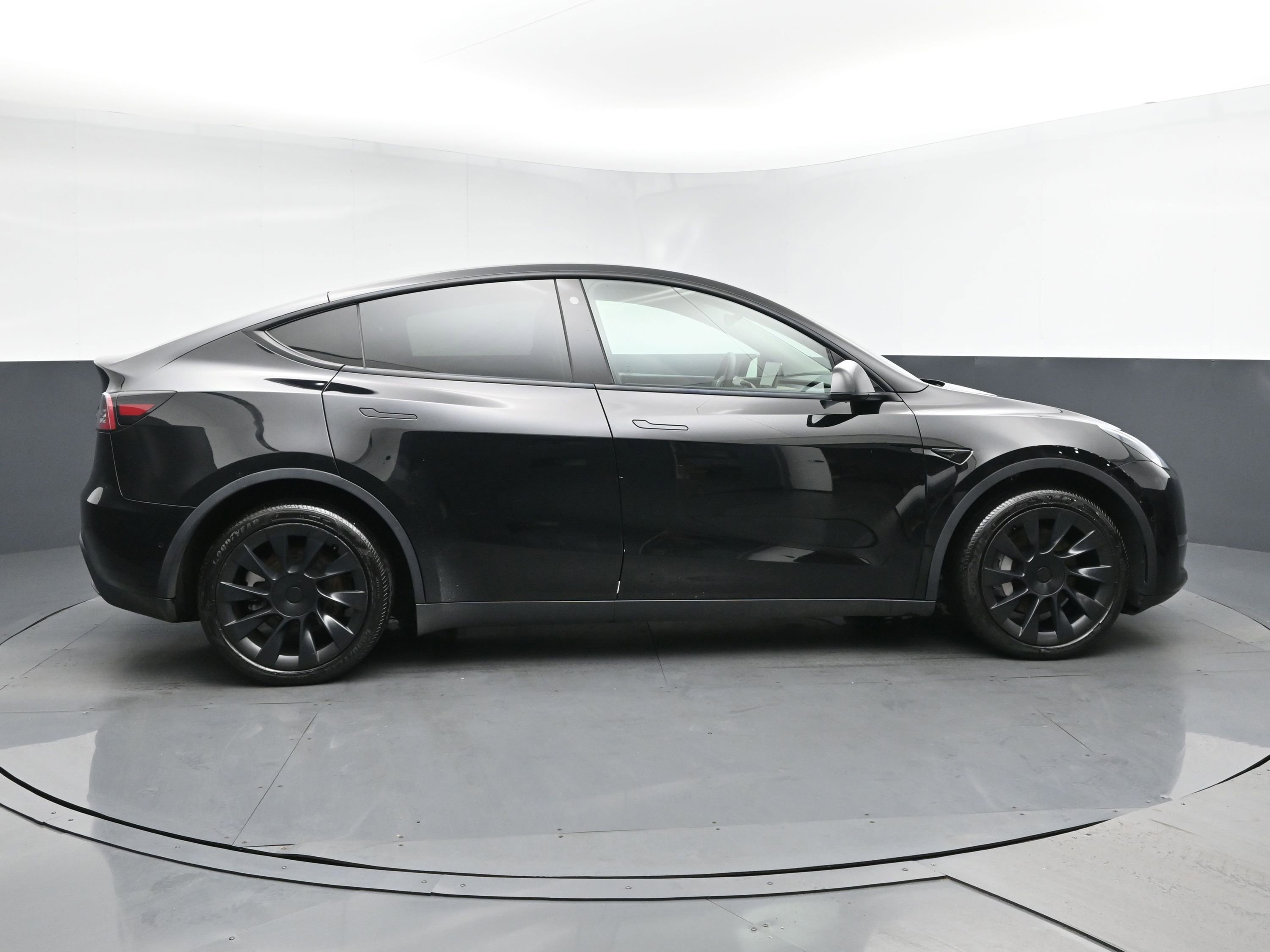 2021 Tesla Model Y Long Range photo 3