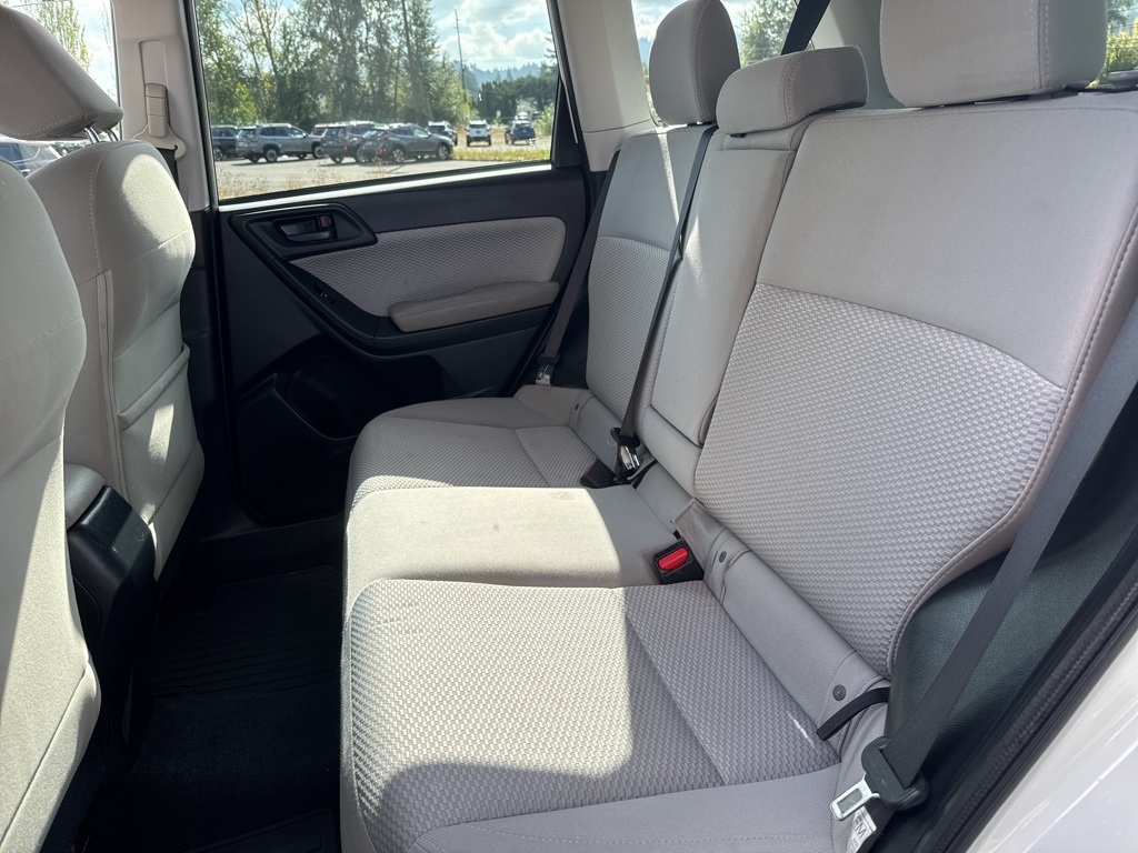 2017 Subaru Forester 2.5i Premium photo 15