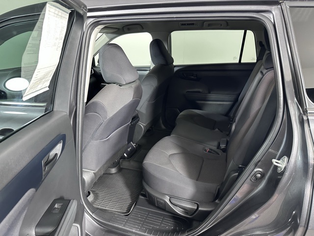 2022 Toyota Highlander LE photo 14