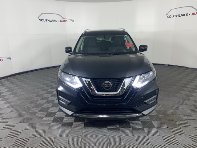 2018 Nissan Rogue SV photo 2