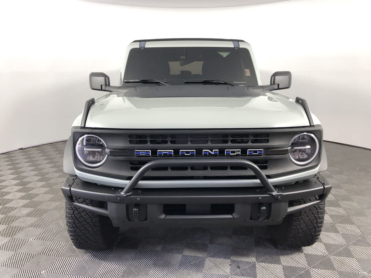 2022 Ford Bronco Black Diamond photo 3