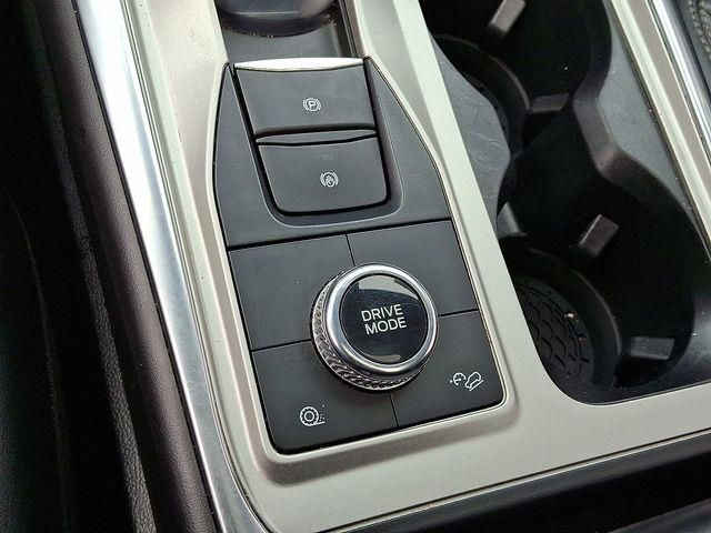 2023 Ford Explorer XLT photo 26