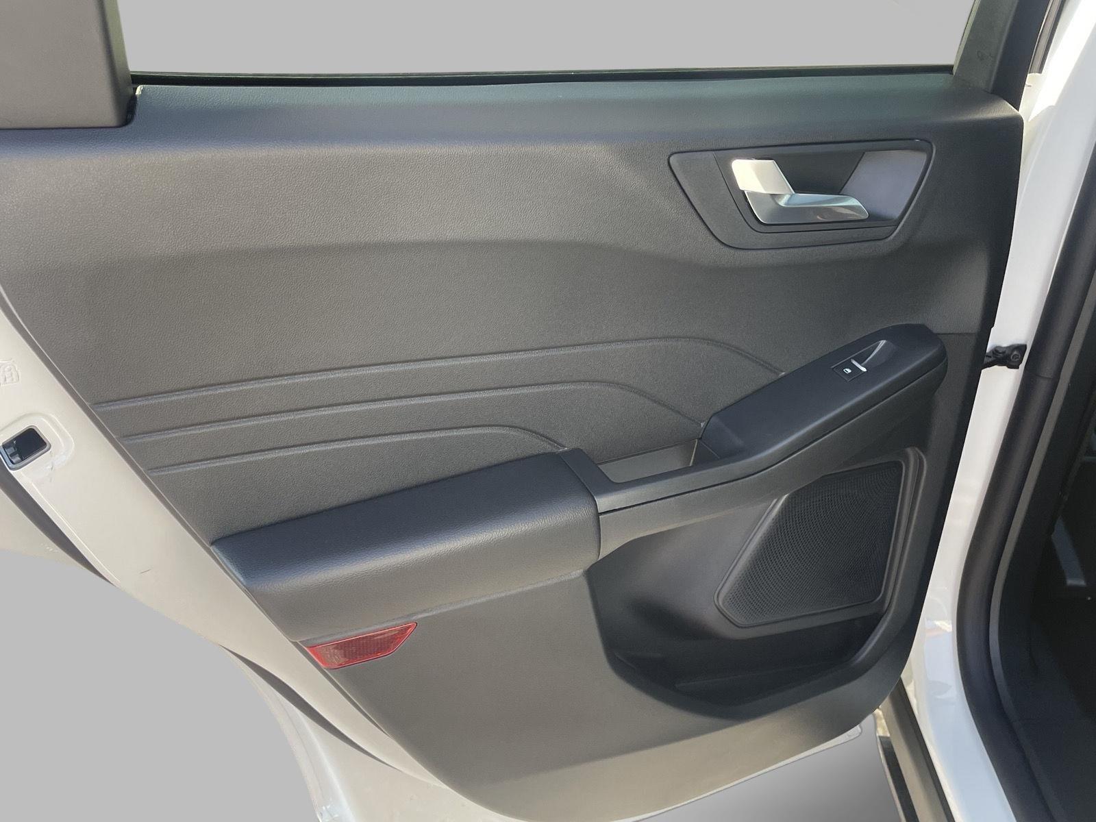 2025 Ford Escape ST-Line Select photo 19