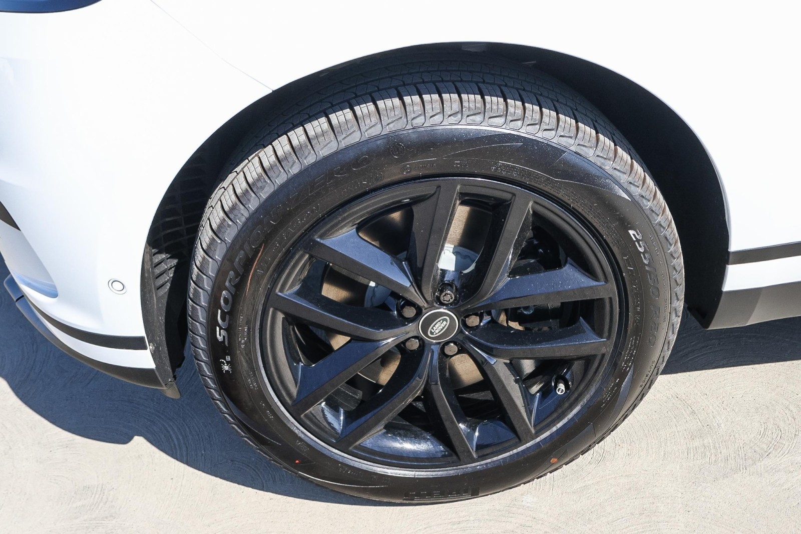 2026 Land Rover Range Rover Velar S photo 9
