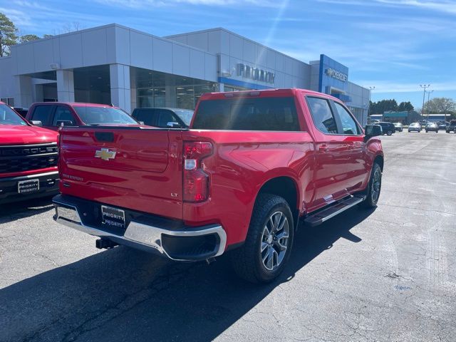 2025 Chevrolet Silverado 1500 LT photo 3