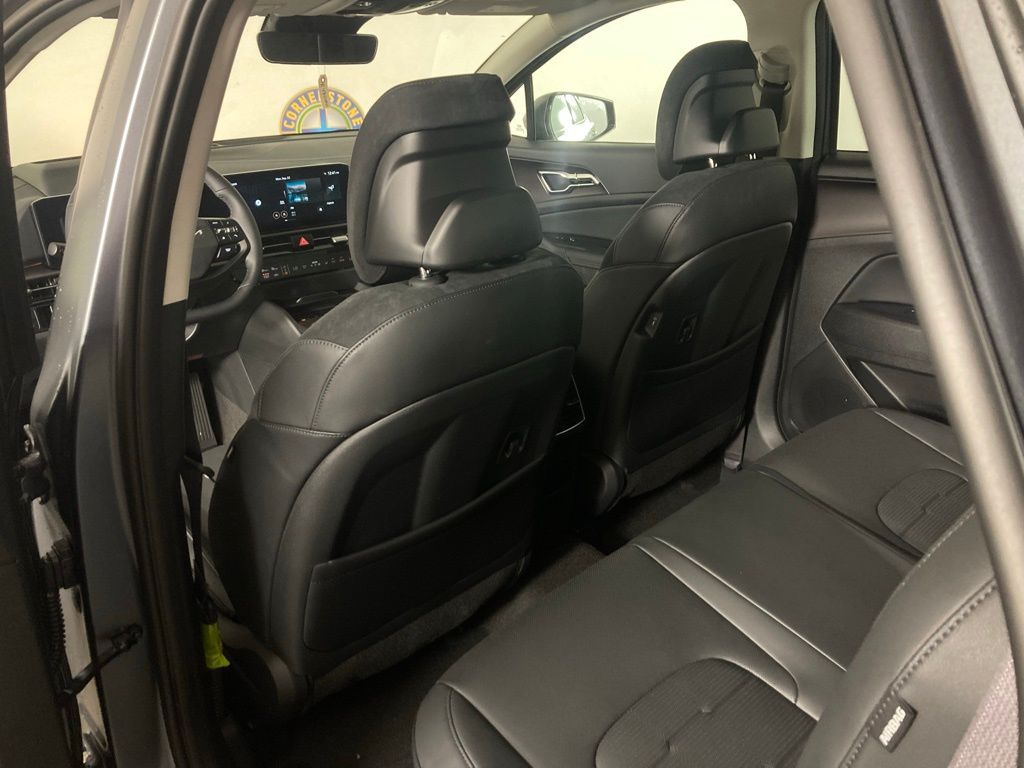 2026 Kia Sportage Hybrid photo 2