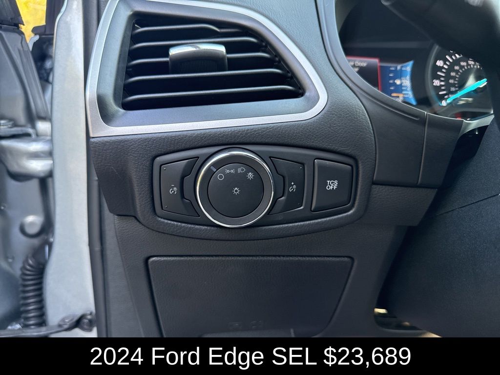 2024 Ford Edge SEL photo 31