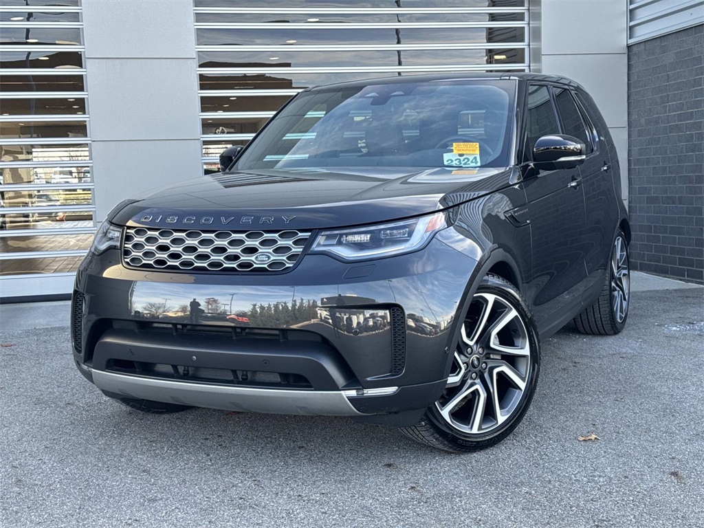 2025 Land Rover Discovery S's photo