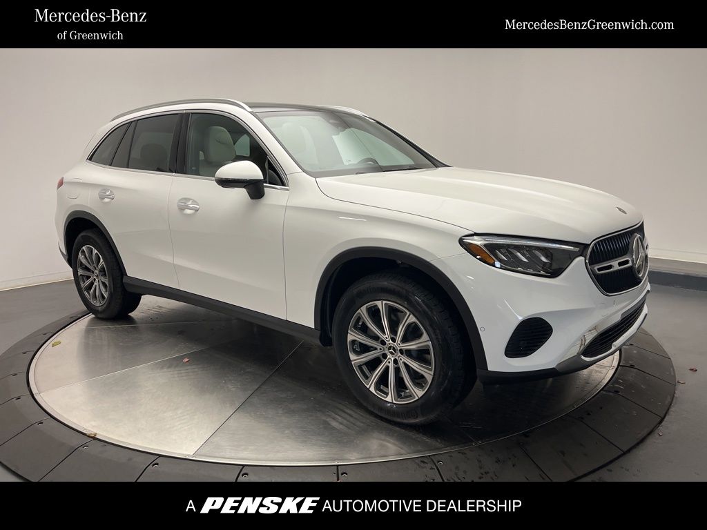 2026 Mercedes-Benz GLC Base's photo