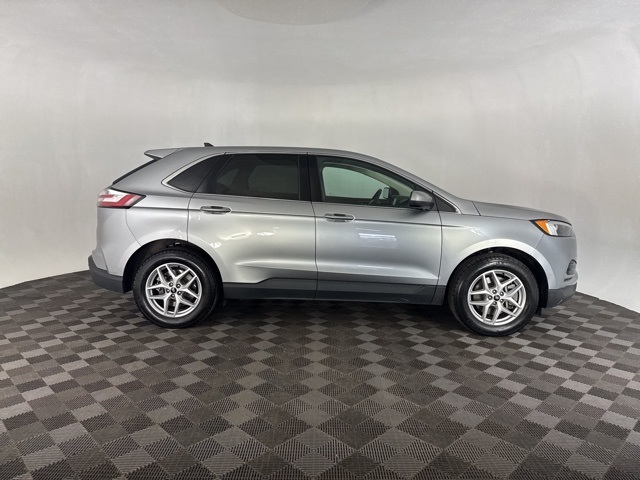 2024 Ford Edge SEL photo 4