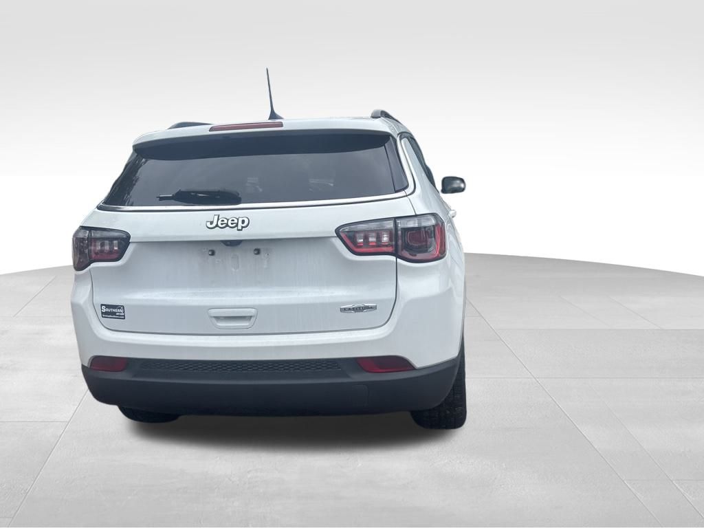 2022 Jeep Compass Latitude photo 17
