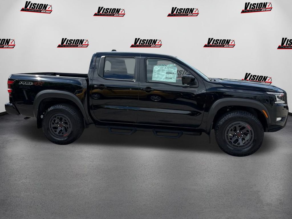 2025 Nissan Frontier PRO-4X photo 3