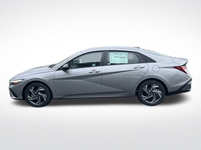 2025 Hyundai Elantra SEL Sport photo 2