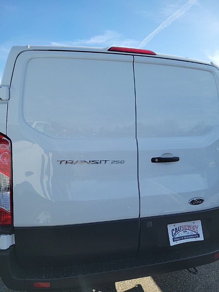 2025 Ford Transit Cargo Van photo 3
