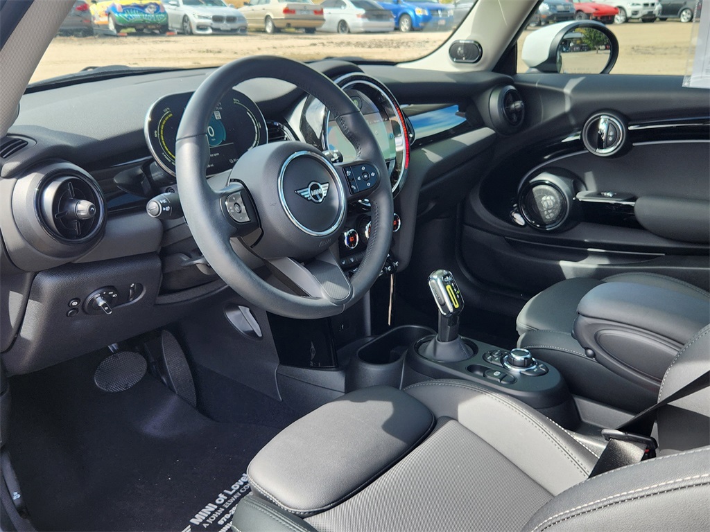 2024 Mini Cooper 2 Door Hardtop SE photo 9