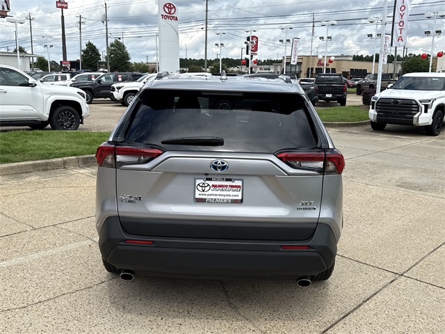 2024 Toyota RAV4 Hybrid XLE photo 4