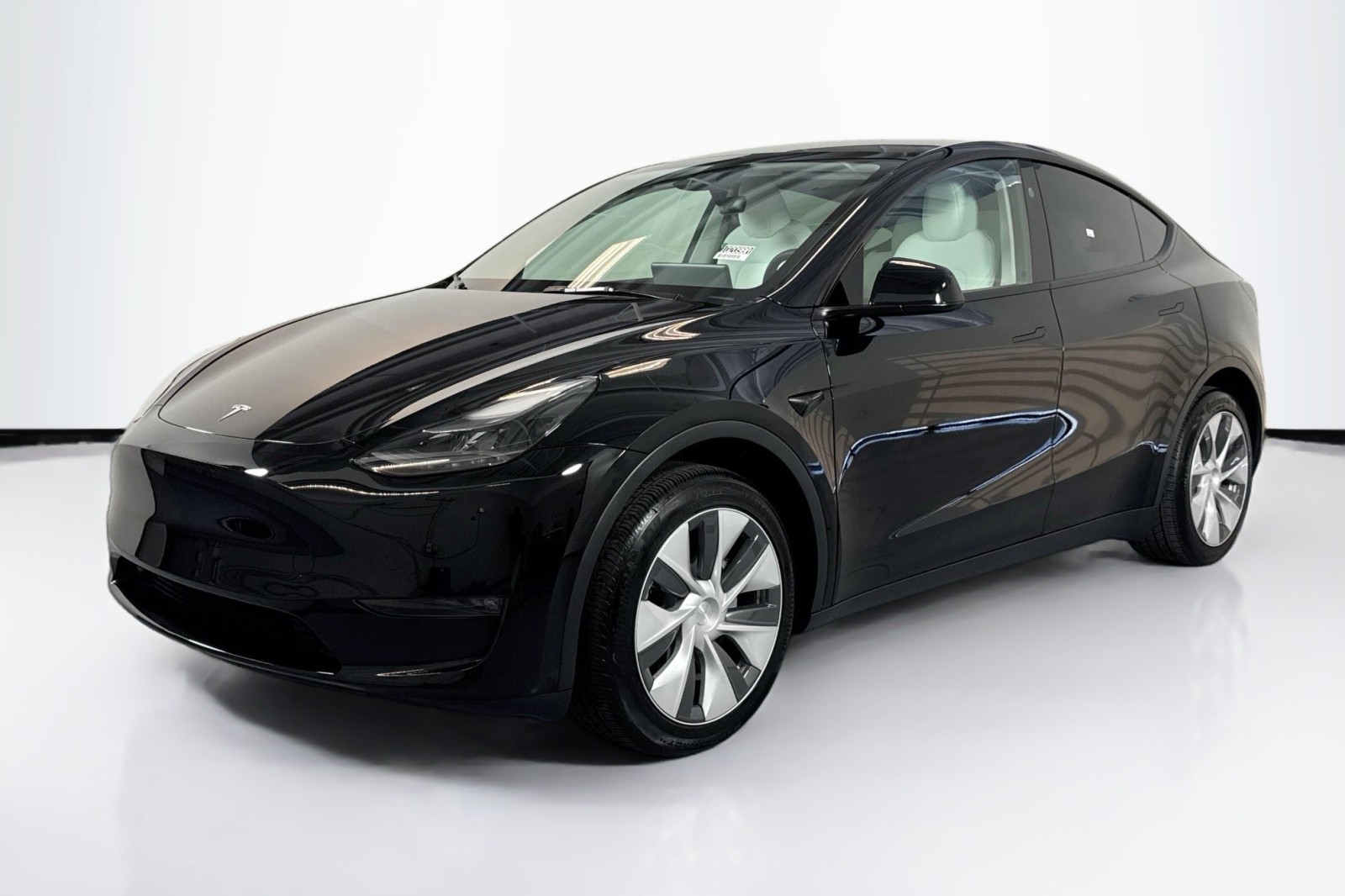 2024 Tesla Model Y Long Range's photo