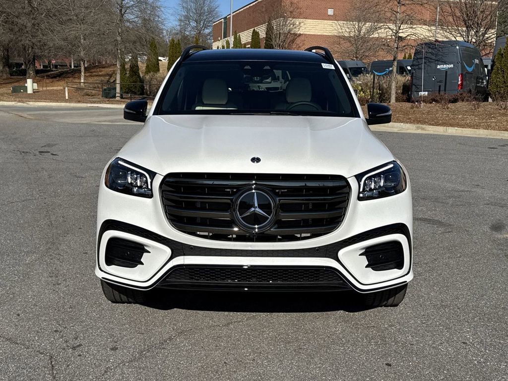 2025 Mercedes Benz GLS 450 4MATIC photo 3