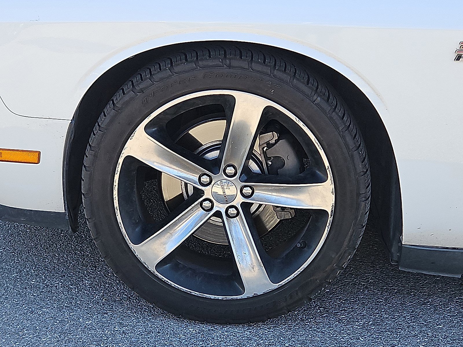 2014 Dodge Challenger R/T photo 7