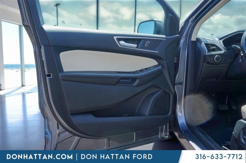 2022 Ford Edge SEL photo 14