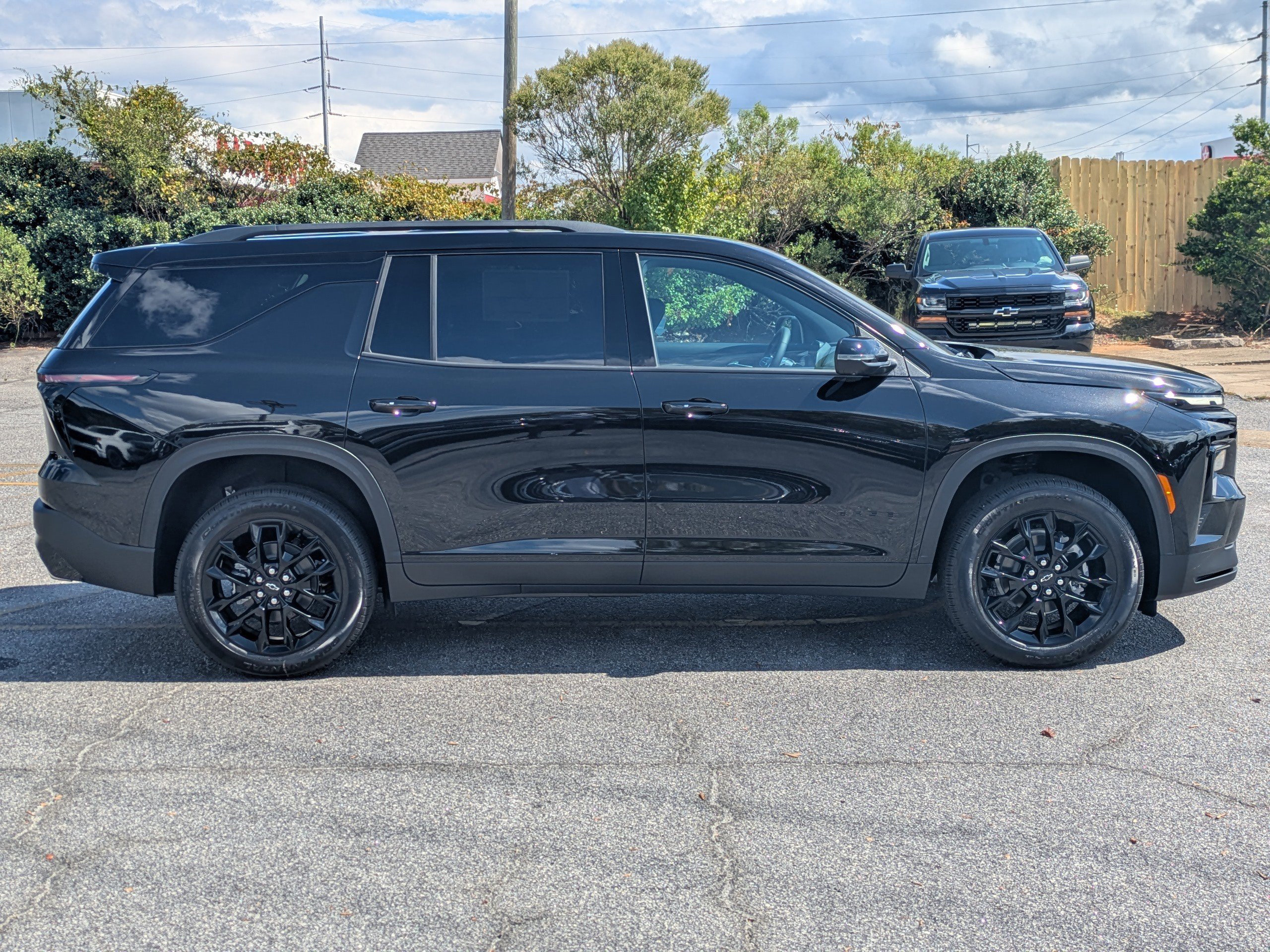 2026 Chevrolet Traverse photo 2