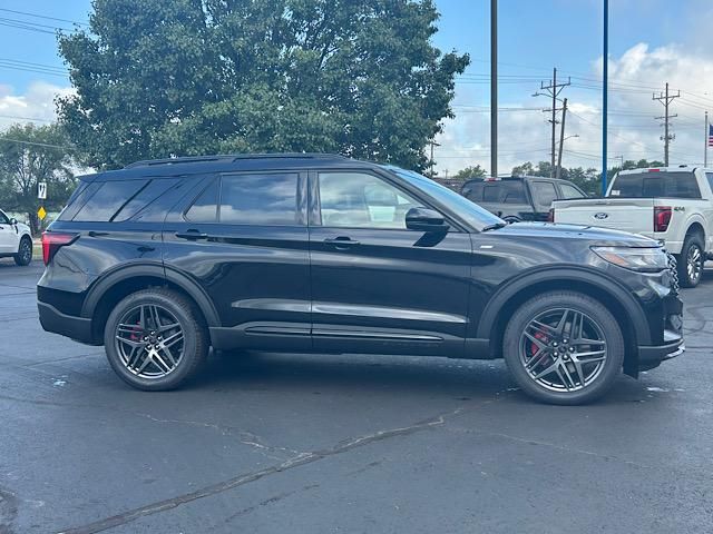 2025 Ford Explorer ST-Line photo 10